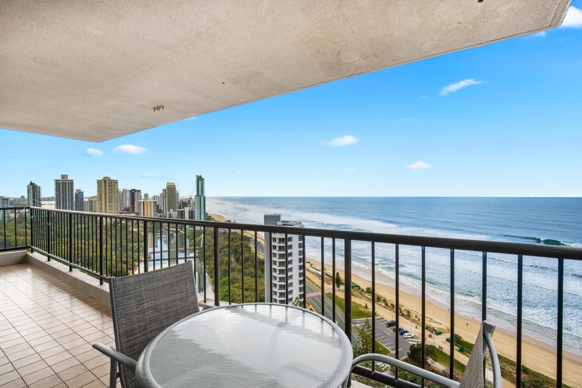 Capricorn One Beachside Holiday Apartments - Official Gold Coast Exterior foto