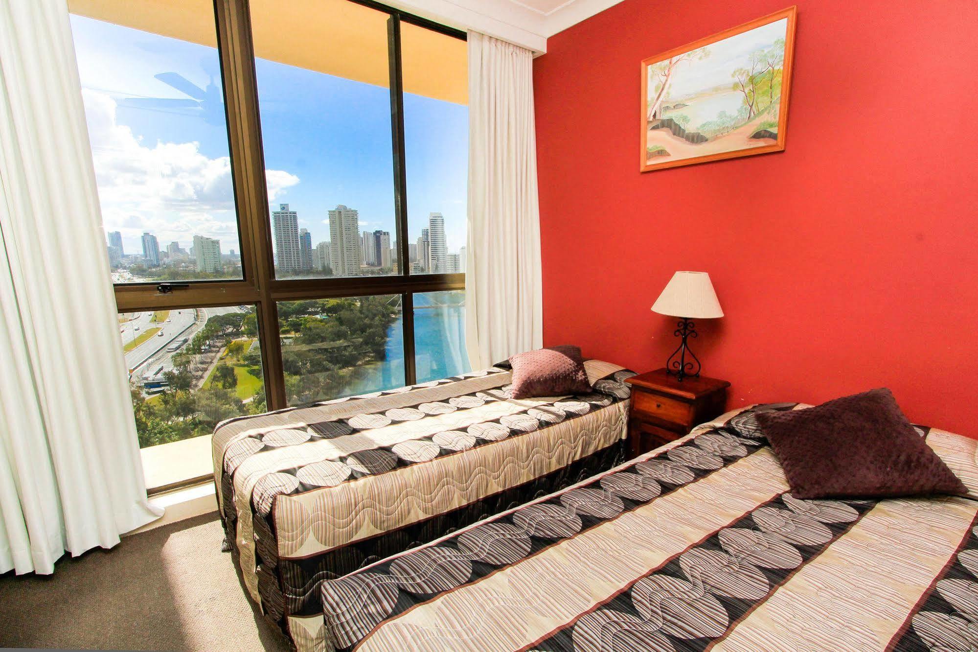 Capricorn One Beachside Holiday Apartments - Official Gold Coast Exterior foto