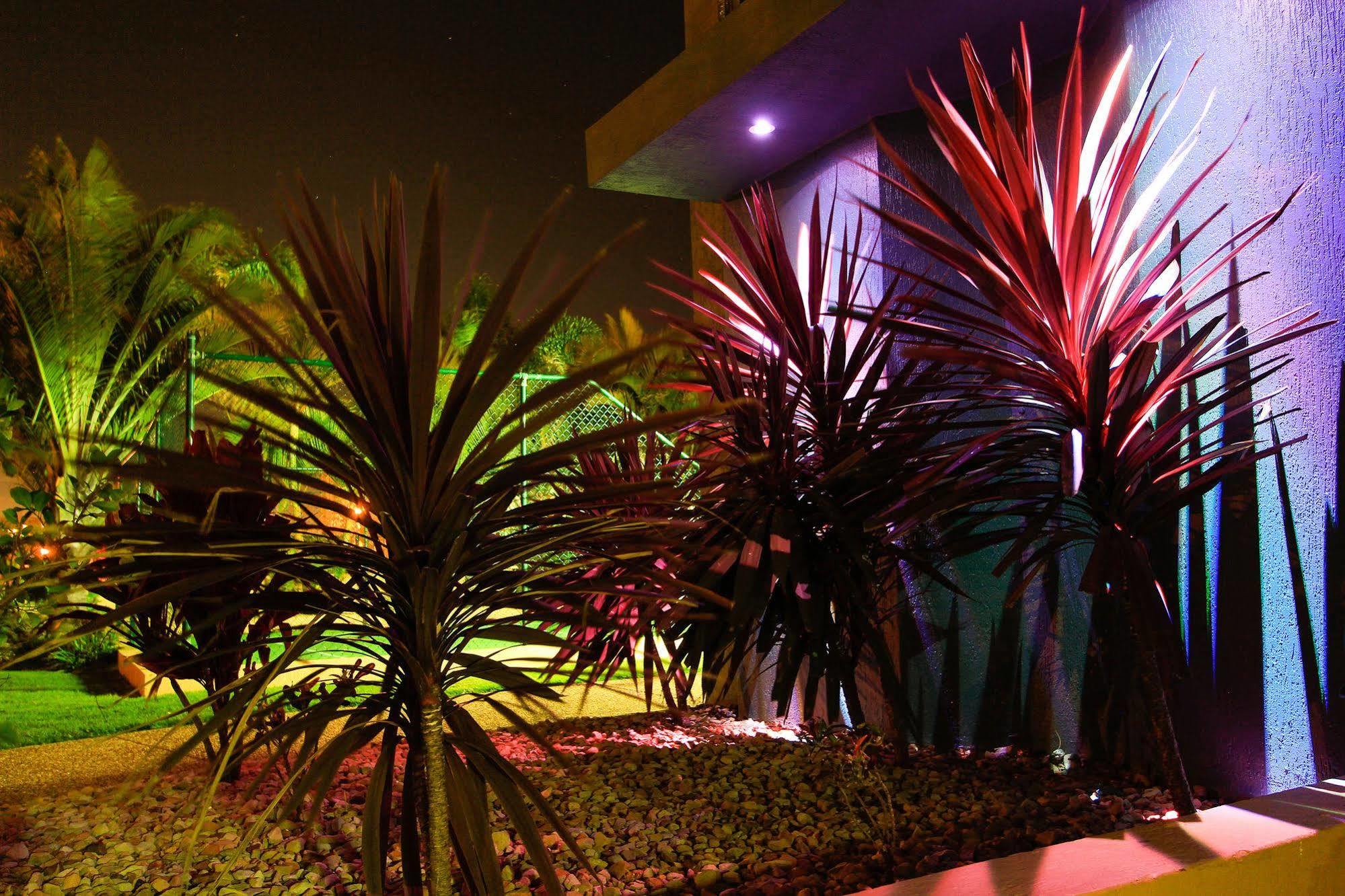 Capricorn One Beachside Holiday Apartments - Official Gold Coast Exterior foto